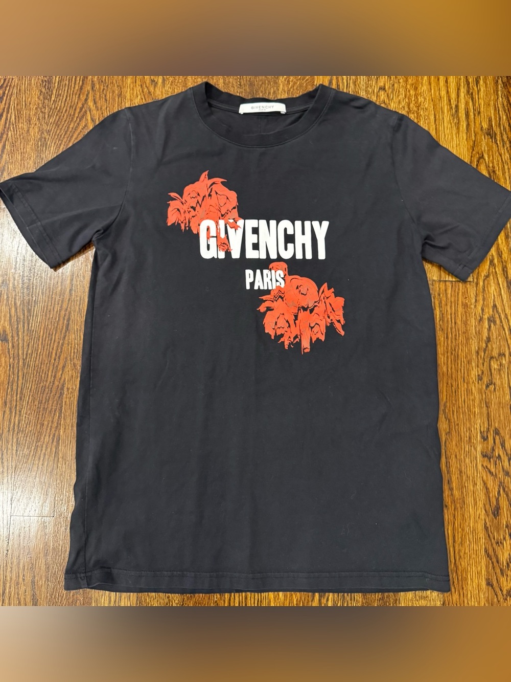 Men's GIVENCHY ROSE PRINT T-shirt in black, Size M